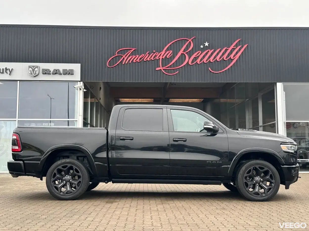 RAM 1500 Limited Night Edition 5.7 V8 5.7